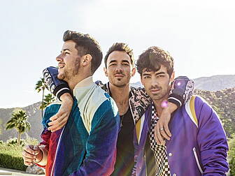 Jonas Brothers On Your Radar a...